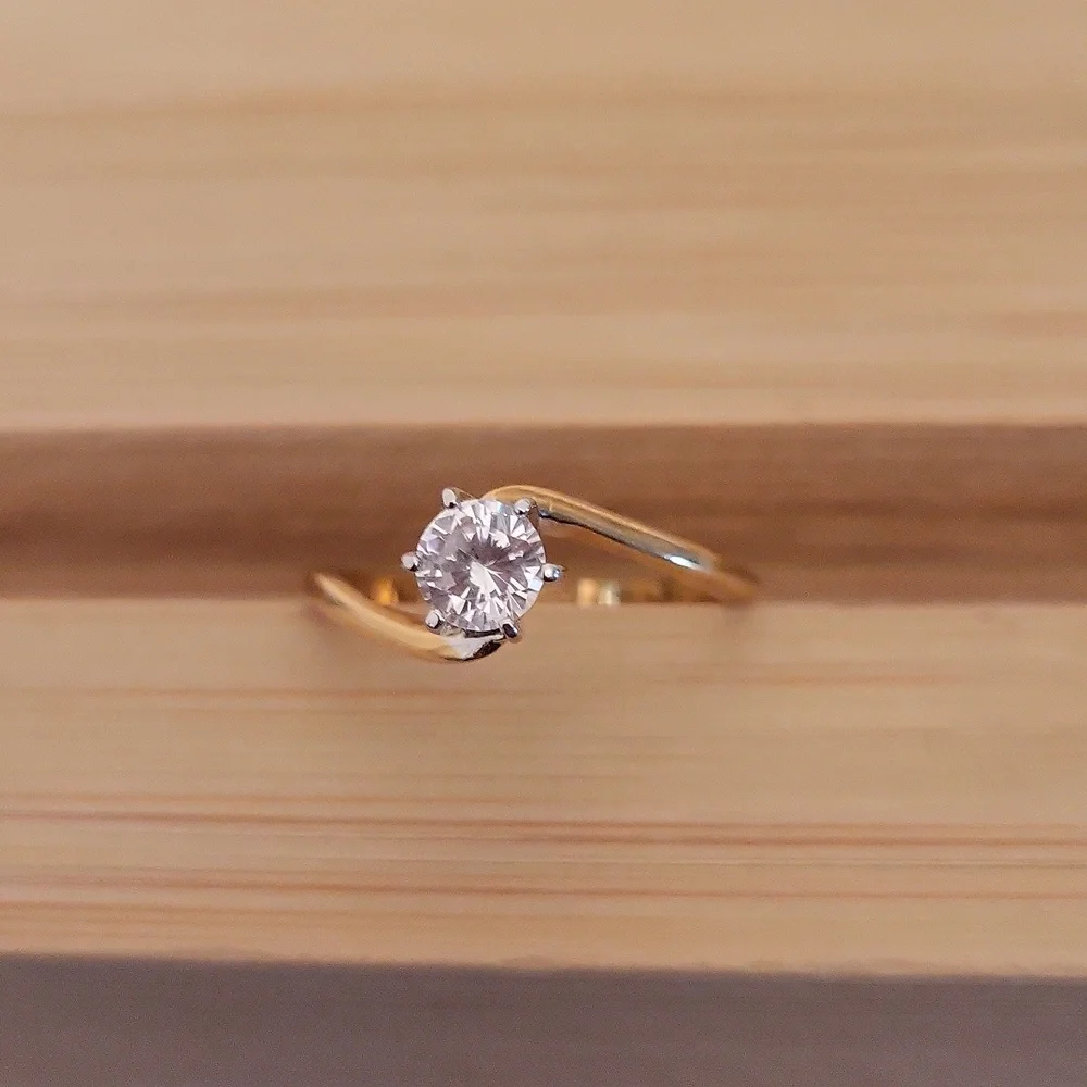 Vintage 18k Gold Plated Solitare CZ Ring